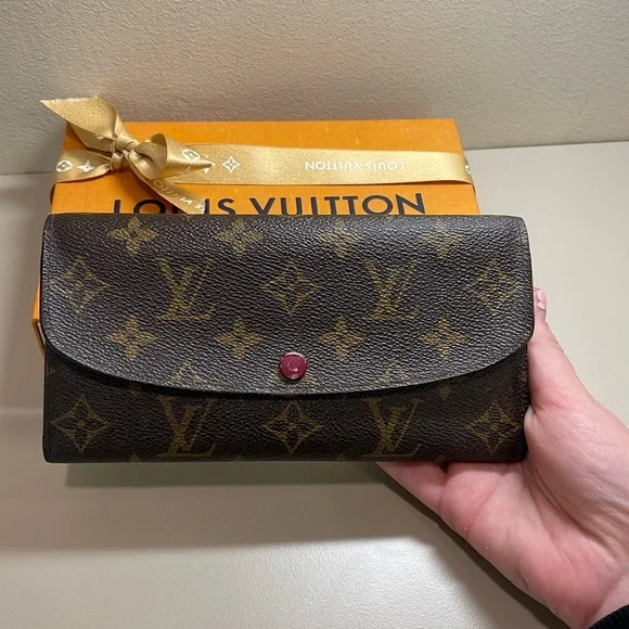 Louis Vuitton Emilie Wallet - Picture 1 of 5